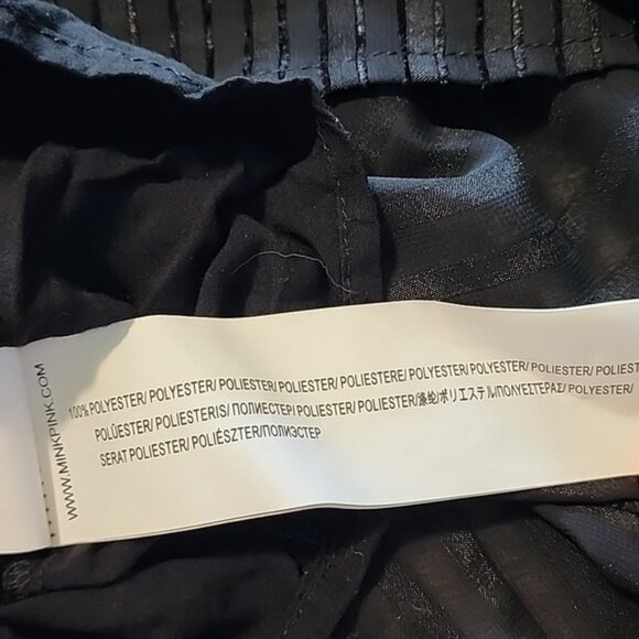 ☀️MINKPINK flowy off-the-shoulder Top☀️ - Picture 4 of 5